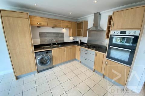 3 bedroom townhouse to rent, Cavendish Walk, Epsom KT19