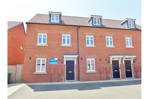 3 bedroom end of terrace house for sale, Glenfields North, Peterborough PE7