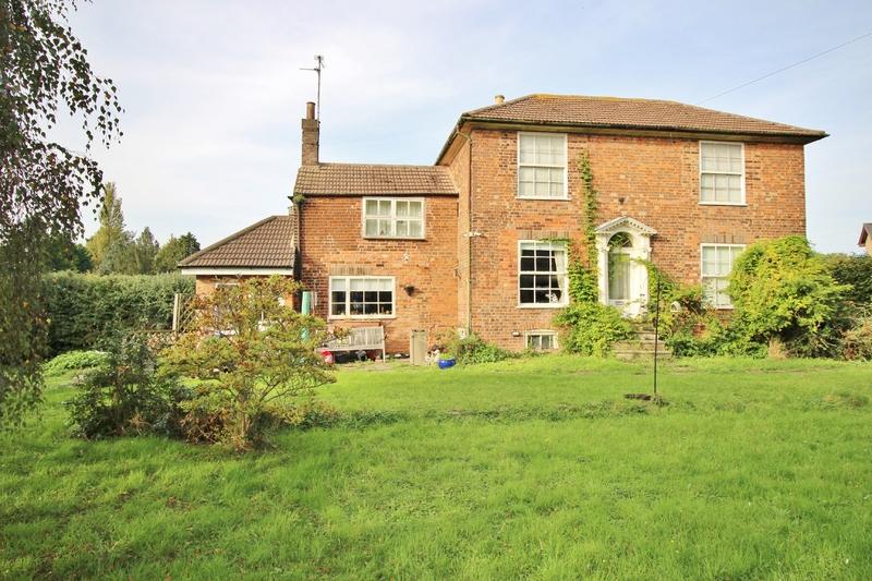 Pinchbeck Road, Lincolnshire PE11 3 bed detached house for sale £250,000