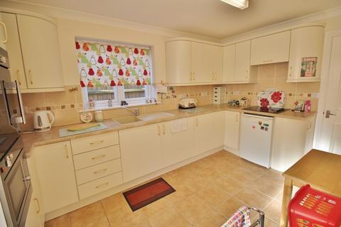 3 bedroom bungalow for sale, Park Close, Lincolnshire PE11