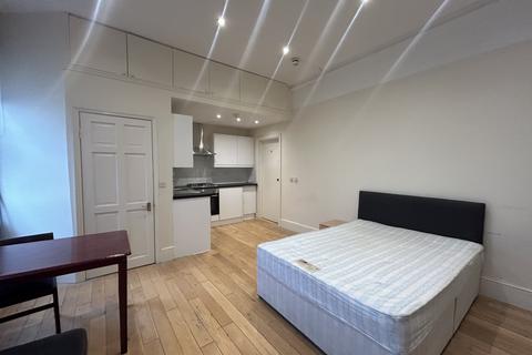 Terraced house to rent, Second Floor Front, 322 Earls Court Road, London, SW5