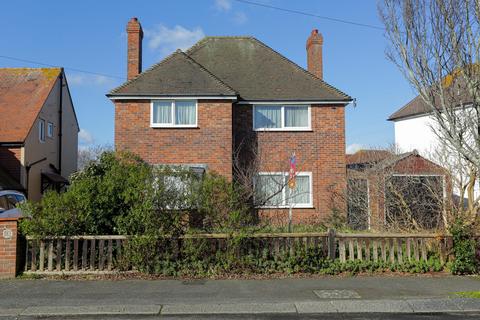 3 bedroom detached house for sale - Shorncliffe Crescent, Folkestone, CT20