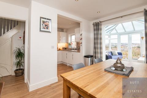 38 Cowick Hill, Exeter, EX2 9NG