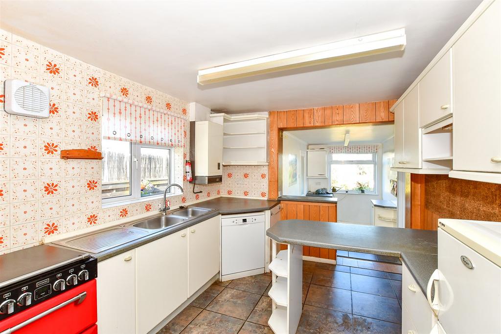 Woods Hill Lane, Ashurst Wood, West Sussex 3 bed detached bungalow for