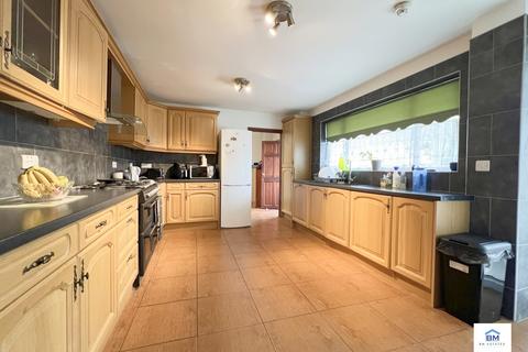 5 bedroom semi-detached house for sale, Coombe Rise, Leicester LE2