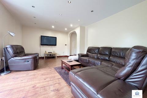 5 bedroom semi-detached house for sale, Coombe Rise, Leicester LE2