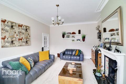 4 bedroom semi-detached house for sale, First Avenue, London
