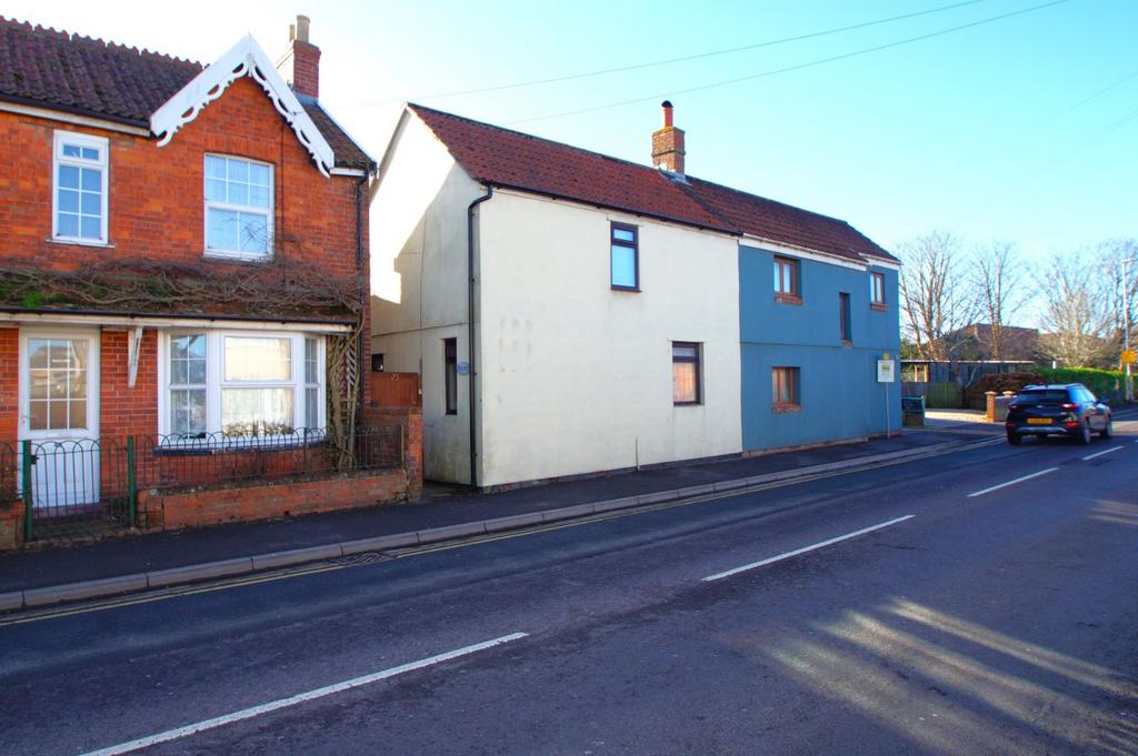 Love Lane, BurnhamonSea, TA8 2 bed semidetached house for sale £