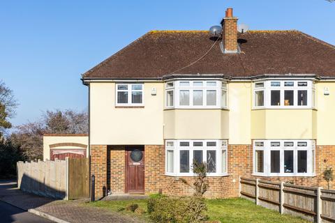 24 Ruffetts Close, South Croydon, CR2 7JS
