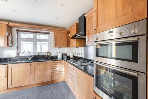 24 Ruffetts Close, South Croydon, CR2 7JS