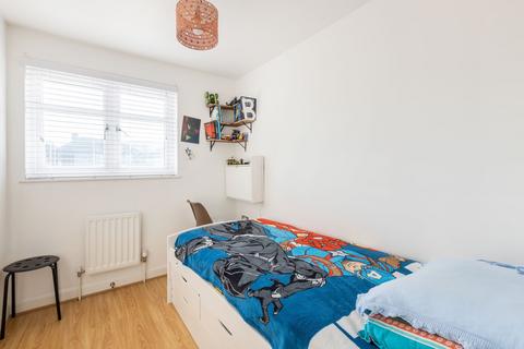 24 Ruffetts Close, South Croydon, CR2 7JS