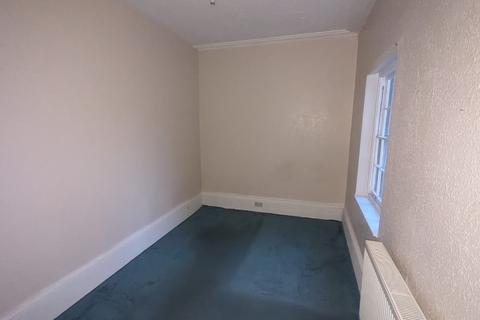 2 bedroom flat for sale, Effingham Street, Dover, Kent