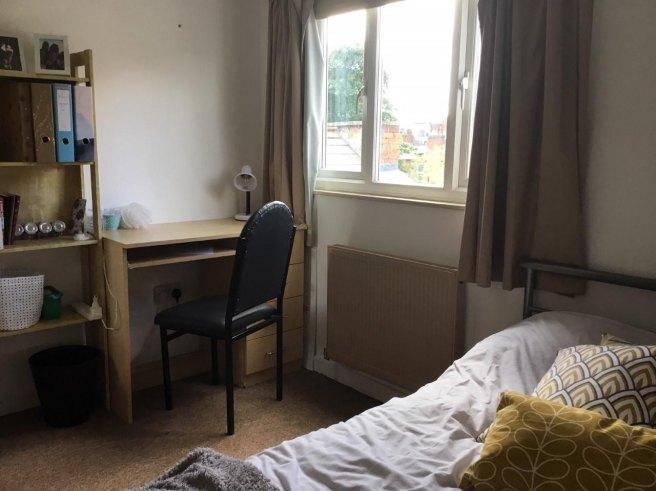 Teignmouth-road-b29-7ay-953970