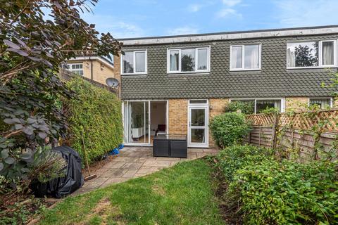 14 Lakes Road, Keston, BR2 6BN