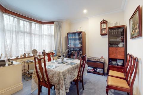 3 bedroom apartment for sale - Ravenscroft Avenue, London NW11