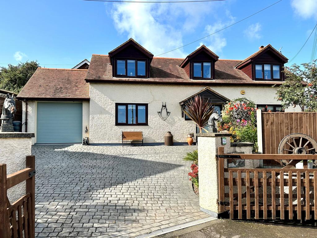 Carhampton TA24 3 bed detached bungalow for sale £400,000