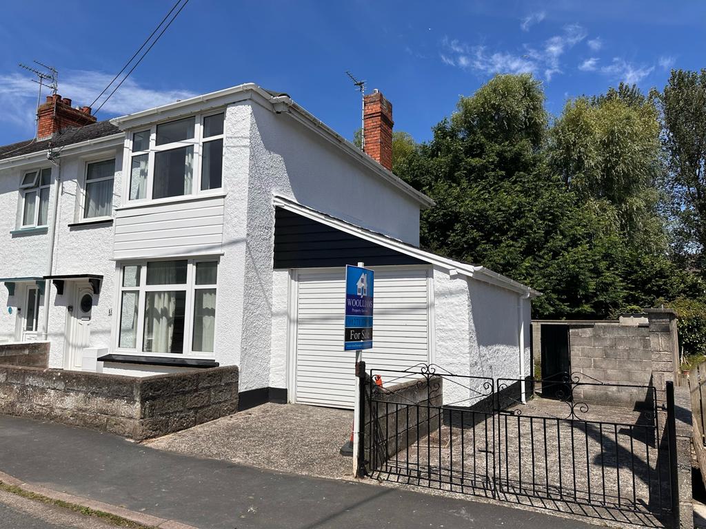 End of Terrace House with Garage and Parking