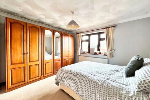 4 bedroom semi-detached house for sale, Abbey Wood Lane, Rainham, RM13
