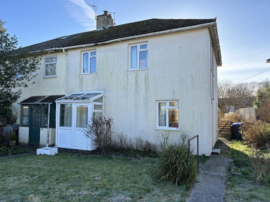 Coronation Drive In need of... 3 bed semidetached house for sale £