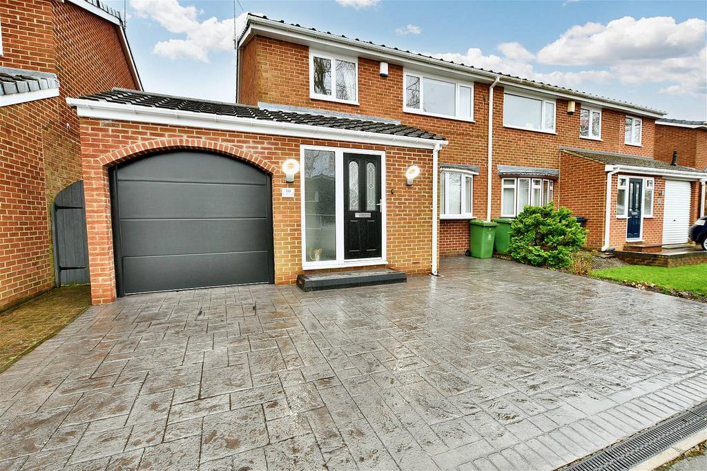 Wyndley Close, Whickham 3 bed semidetached house £270,000