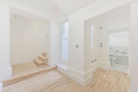 4 bedroom flat for sale, Guildhouse Street, Pimlico, London, SW1V