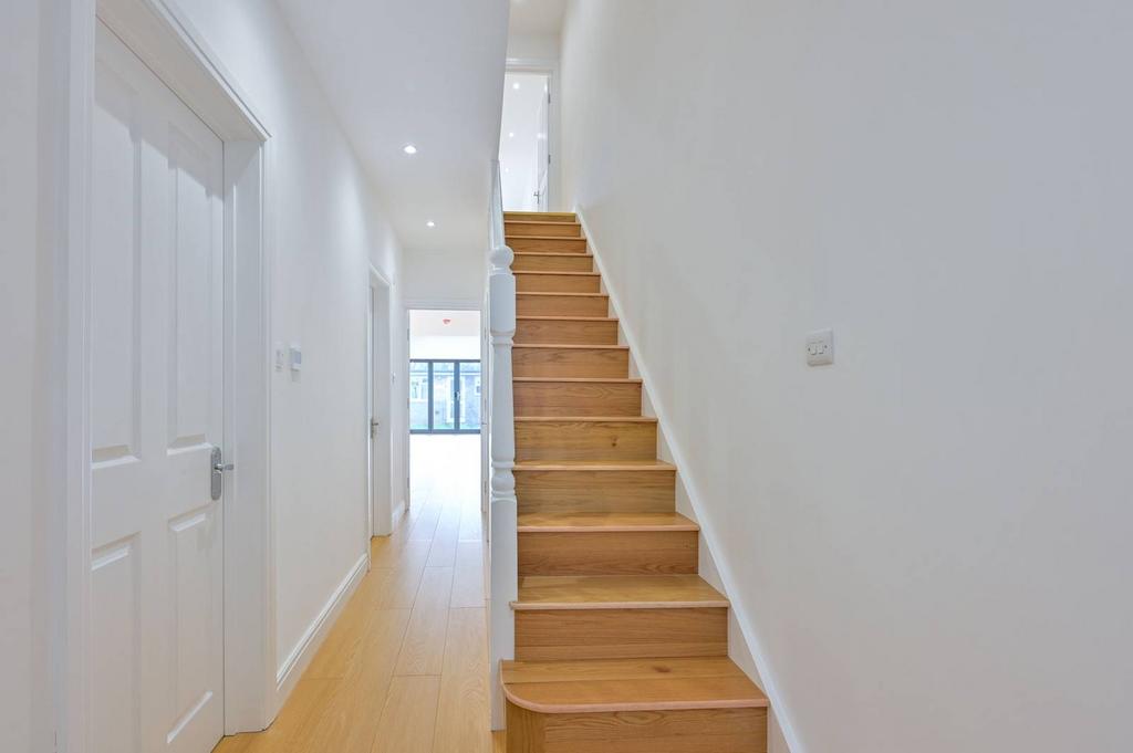 Kew Gardens, Kew, Richmond, TW9 6 bed terraced house for sale £1,500,000