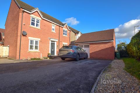 4 bedroom detached house for sale, Plymouth Close, Gainsborough DN21
