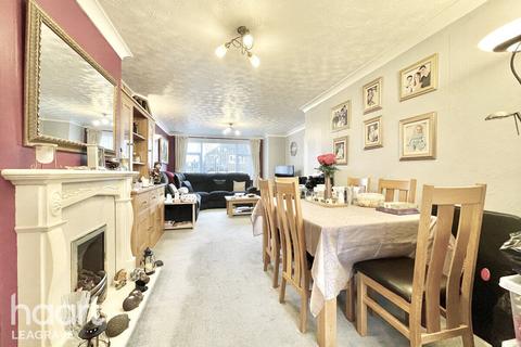 18 Alpine Way, Luton, LU3 3HF