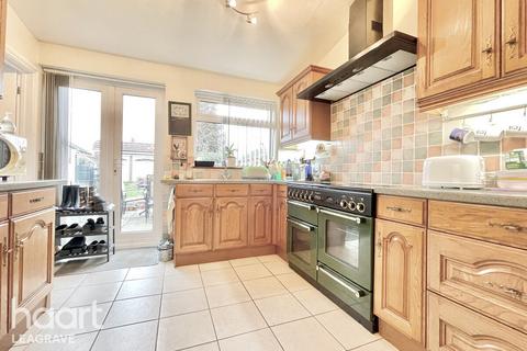 18 Alpine Way, Luton, LU3 3HF