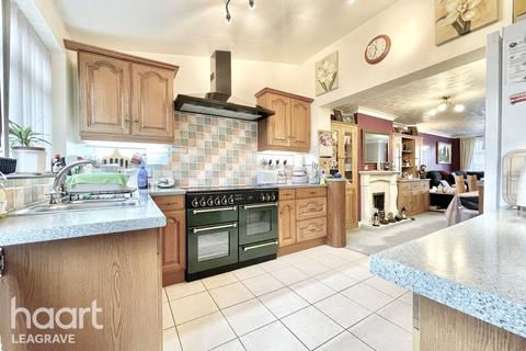 18 Alpine Way, Luton, LU3 3HF