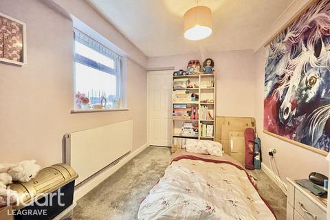 18 Alpine Way, Luton, LU3 3HF