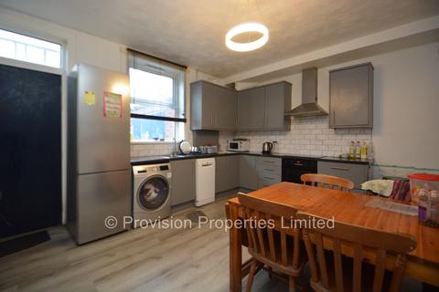 3 bedroom terraced house to rent, Burley Lodge Terrace, Hyde Park LS6