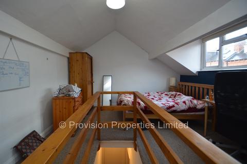 3 bedroom terraced house to rent, Burley Lodge Terrace, Hyde Park LS6