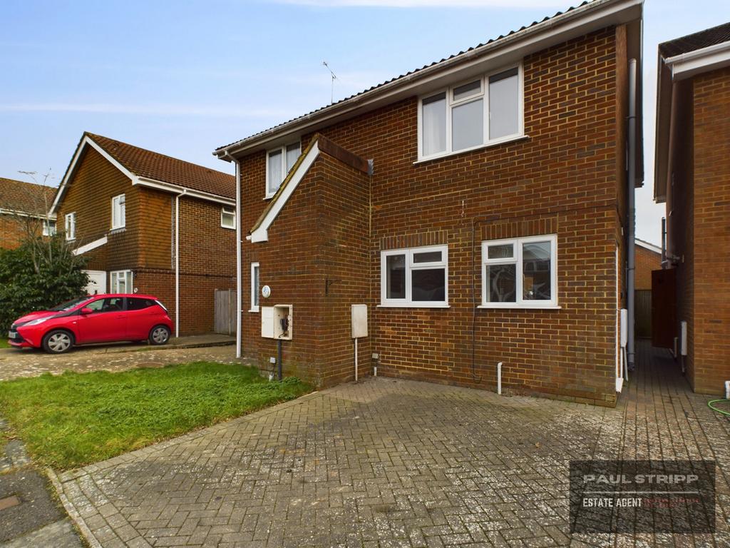 Swallow Drive, Battle, TN33 2 bed semidetached house for sale £280,000