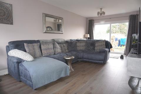 1 Clippesby Close, Chessington, KT9 2DX