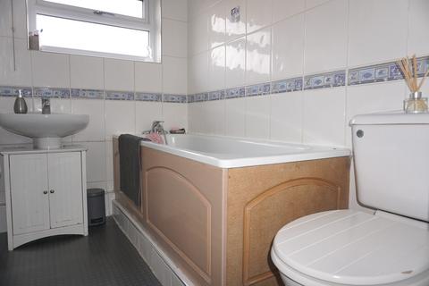 1 Clippesby Close, Chessington, KT9 2DX