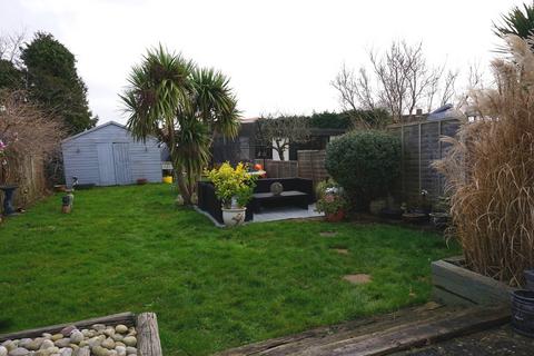 1 Clippesby Close, Chessington, KT9 2DX