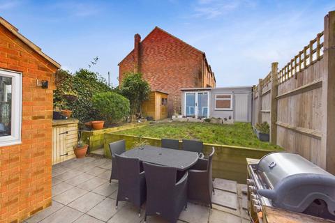 4 bedroom end of terrace house for sale, James Close, Marlow SL7