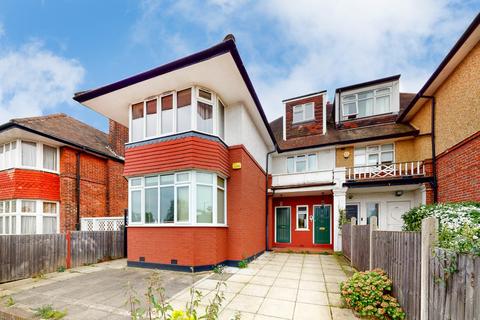 3 bedroom flat to rent, Finchley Road, Golders Green, NW11