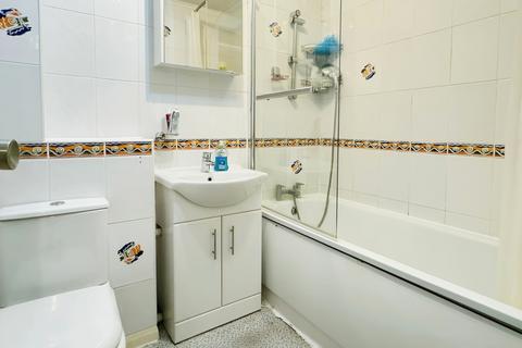 8 Alfred Close, Chatham, ME4 5EE