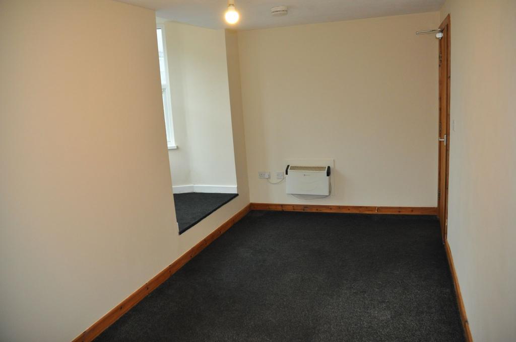 Fairfield House, Kings Road, Holyhead, LL65 1 bed apartment to rent £