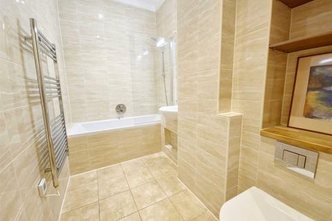 1 bedroom apartment to rent, High Road, Chadwell Heath, Romford, RM6