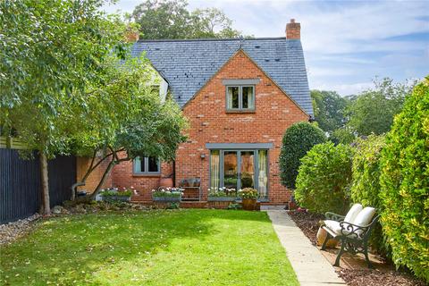 3 bedroom semi-detached house for sale, The Courtyard, Highlands, Lower Tadmarton, Banbury, OX15