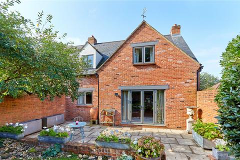 3 bedroom semi-detached house for sale, The Courtyard, Highlands, Lower Tadmarton, Banbury, OX15