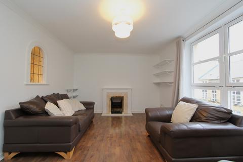 2 bedroom flat to rent, Blandfield, Pilrig, Edinburgh, EH7