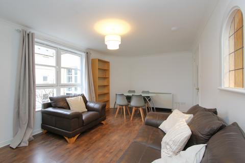 2 bedroom flat to rent, Blandfield, Pilrig, Edinburgh, EH7