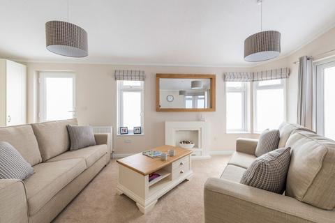 undefined, Omar Westfield, Cotswold Holbourne