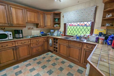 123 Lingfoot Crescent, Sheffield, S8 8DA