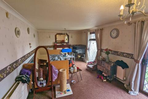 123 Lingfoot Crescent, Sheffield, S8 8DA