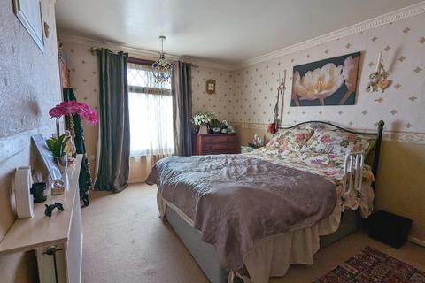 123 Lingfoot Crescent, Sheffield, S8 8DA
